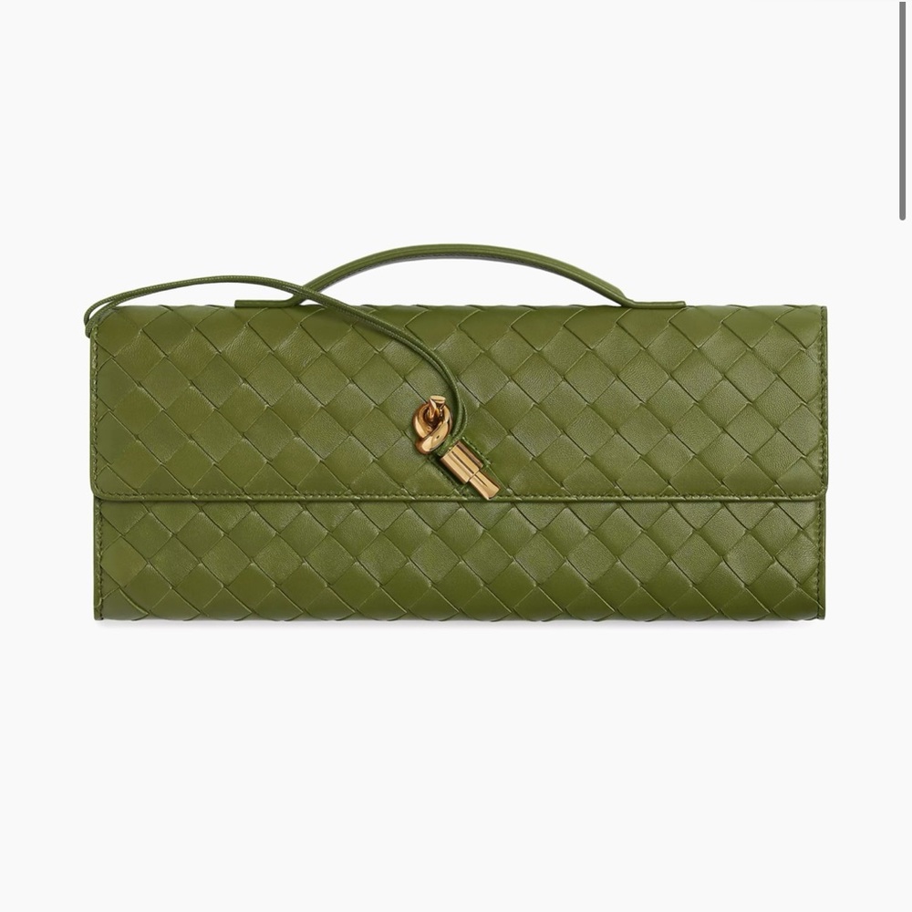 Matcha 🍵 Bottega Veneta Andiamo Clutch